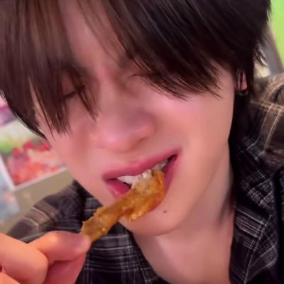 propablyyes's profile picture. ♡˗ˏ✎*ೃ˚ : @firstone_wnk :;