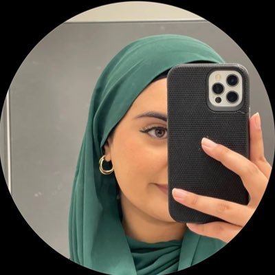 __ayrakhan__'s profile picture. 22 • basically my public diary