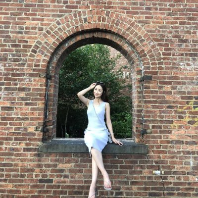 IsabelKonh's profile picture. A girl who loves to laugh is like a cloud in the sky, beautiful and kind