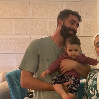 _mohamadelzein_'s profile picture. اللّهمَ ارزُقني شفاعةَ الحُسين يَومَ الورود.