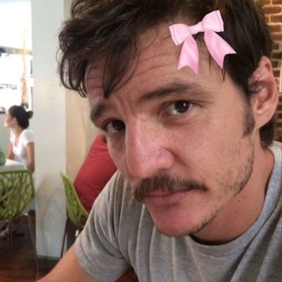 simpforoldermen's profile picture. hardcore swiftie, obsessed with pedro pascal and challengers #cinemastudent