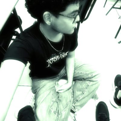 guilh3rmrc's profile picture. pretty isn't pretty enough