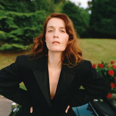 sofiatuitaa's profile picture. deleted my old account to try and tweet a little less | tv shows, middle aged actresses, music and gaga | tweets in pt-en