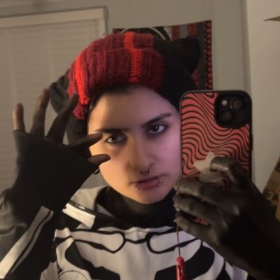 implicit_dema's profile picture. i love this band. 25.