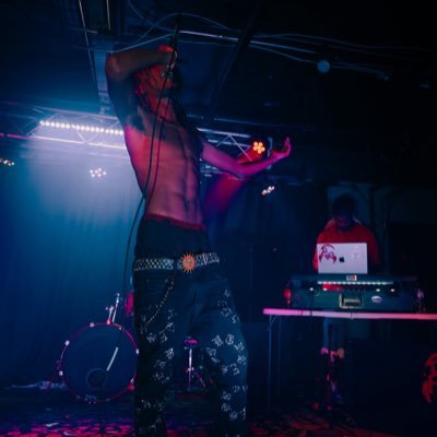 roman6ixv3's profile picture. the worlds only roman6ixv3 // internet popstar // #nowimmakingmagic #6IXV3BBY #CARDOWRLD4EVA