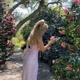 Awvlagar351126's profile picture. 