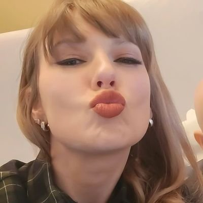 KHA0TIC0's profile picture. eu, wei wuxian e xie lian cozinhando gororobas juntos