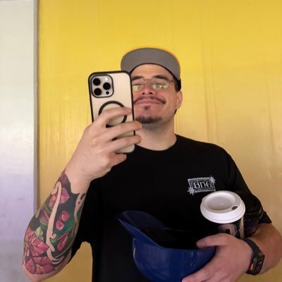 CarloNegrete's profile picture. Connoisseur of Pop Punk and Blue Spells • Straight Edge • Manager at @CollectorLegion