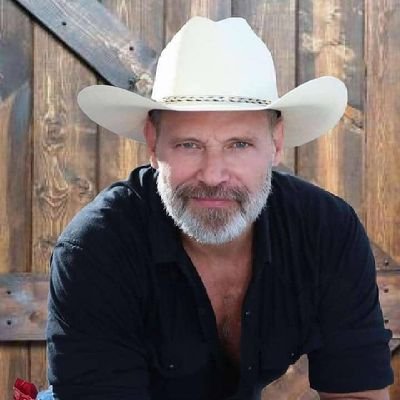 JamesMoore35588's profile picture. The Size of your audience doesn't matter keep up the Good work