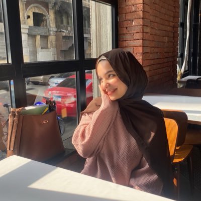 hadeering_'s profile picture. 4th year Medical student,AFM27🩺|Beauty and brains aspirant✨.                        🫀{لا أَبرَحُ حَتّى أَبلُغَ}