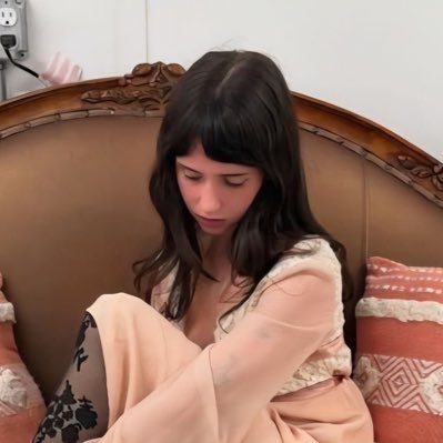 brontesister's profile picture. 