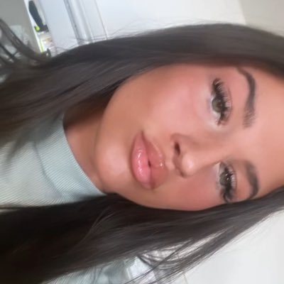 EllieMc489's profile picture. 20🖤