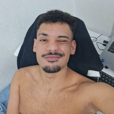 spaceb0otz's profile picture. making beats for a boring dumb bitch