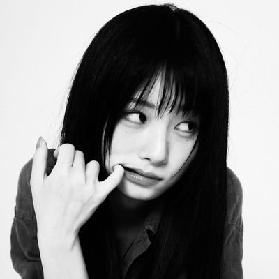 lana13k's profile picture. ─────────────           낮

quiet  days,  silence  and  you.