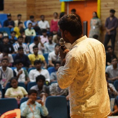 itsjaseem's profile picture. Account managed by DEVELOPER, BUILDER and LLM 👀