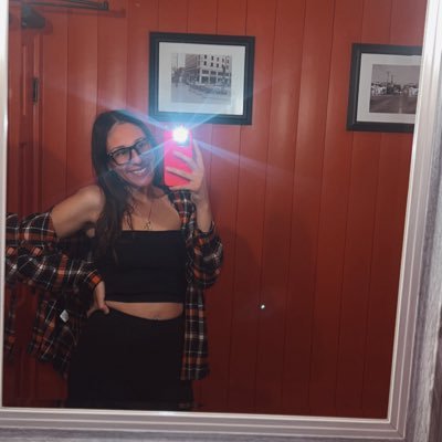 chelsechh's profile picture. chicago born & bred ♍︎ my entire personality is my dog. #ᴘʀᴇᴠᴇɴᴛɢᴜɴᴠɪᴏʟᴇɴᴄᴇ 𝐈𝐆: @𝐜𝐡𝐞𝐥𝐬𝐞𝐜𝐡