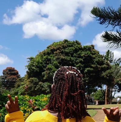 R_eshte's profile picture. Random musings..