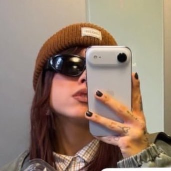 paperrrA's profile picture. 