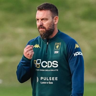 mezzosangue08's profile picture. Forza Genoa ❤️💙