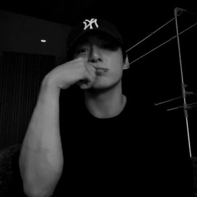 jxzndl's profile picture. i miss @bts_twt 🙁