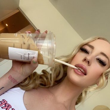 Mary44743363's profile picture. 