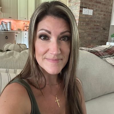 Rwb2715's profile picture. God loving, Trump supporting, gun carrying patriot.