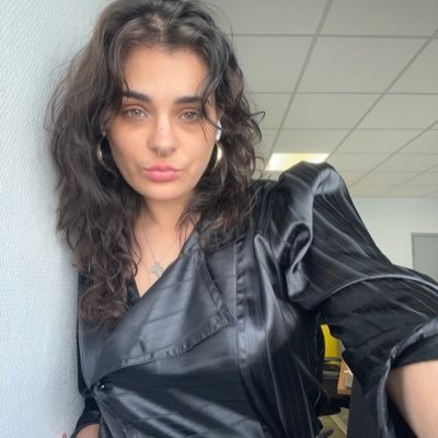 vodkass__'s profile picture. « si je suis venue vous trouver c’est pour vous dire que mon coeur est plein de vous et que je ne m’y attendais pas » | (she/her)