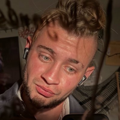 RobinClagane's profile picture. Master of Time. Slayer of the Serpent of Bitterness. The Nemesis of Fear. Champion of The Muse. A Fairytale. "For bon ic getimbru bone Deaosteorran.".