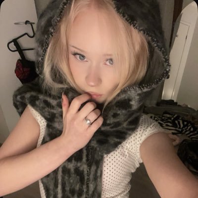 sickndonline's profile picture. I eat soap :p