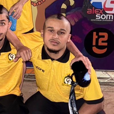 davinelsonc's profile picture. em um mundo tão tão distante, existe um davi brito comunista