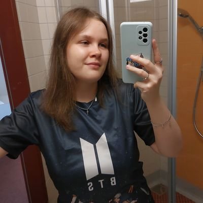 sxskia_shr's profile picture. Bangtan Girl 💜 OT7