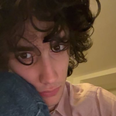 EmmasLimbs's profile picture. @emmalikesglape priv! | she/they | freak