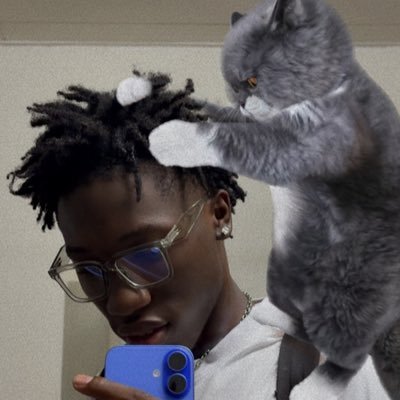 RailleLee's profile picture. RAYLEIGH encule shanks et se tape avec barbe blanche .