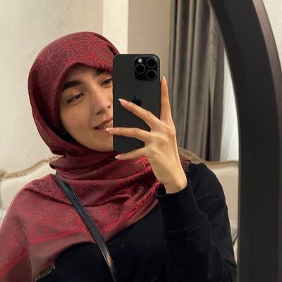 Fateme_tsh's profile picture. 💍❤️ مائیم و خیال یار و این گوشه‌یِ دل / بنیان گذار لارا برند 🪡🪄 لینک پیج 👇🏻