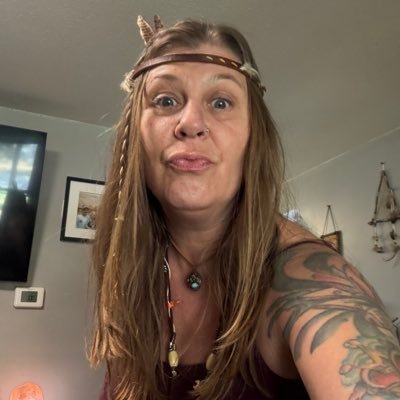 peanutz76erz's profile picture. live like there’s no tomorrow