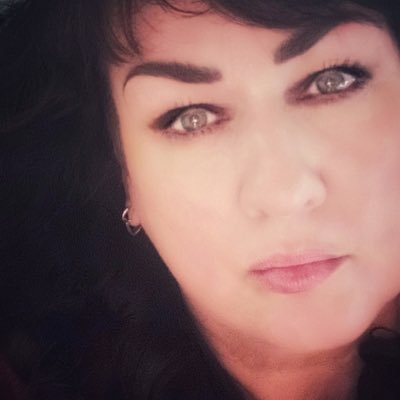 anniebelcourt's profile picture. Artist & mother of music makers ♥️ wine, tidepools, photography, 🏴󠁧󠁢󠁷󠁬󠁳󠁿, 🇨🇦, birds, walking 🚫 Tories, racism, intolerance, misogyny, brexiteers #FBPE