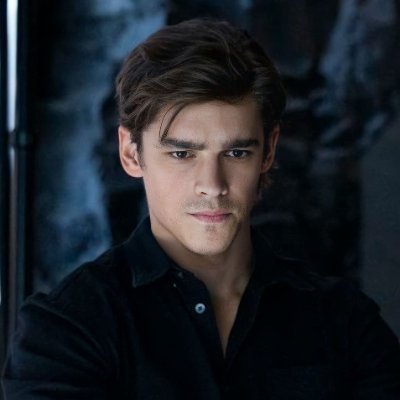 KyleLHR's profile picture. ⚔︎Protector de la Zona de Cuarentena 1 
⚔︎Proyectiles de sombra
⚔︎El alma de la fiesta