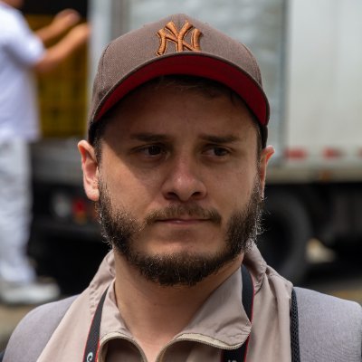 Conla_J's profile picture. Después de muerto, nena, vos me vendrás a visitar.