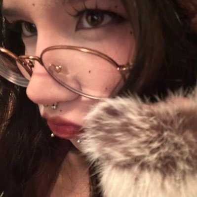 capiilia's profile picture. yours truly, vengeance ᵔ⤙ᵔ