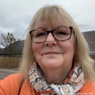 maryrinah434's profile picture. Hi guys this is my new private chat account