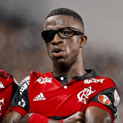 rroro_b3's profile picture. 