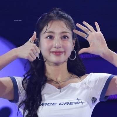 twiceisbabies's profile picture. 🏳️‍🌈⁉️