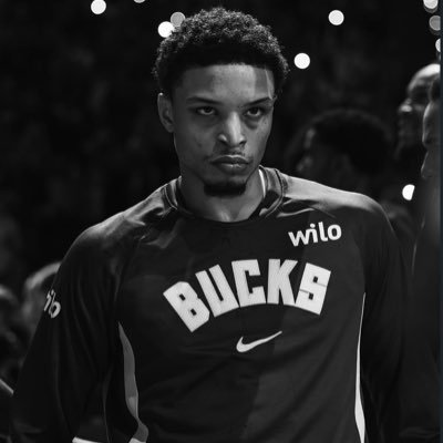 rylorealm's profile picture. 