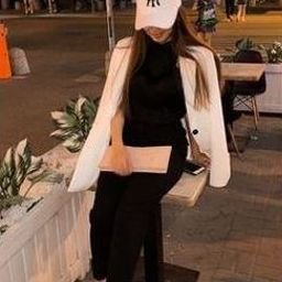 Uinujwar857736's profile picture. 