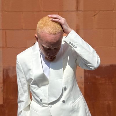 wheelsfelloff_'s profile picture. a Twitter antagonist. hoops enthusiast. influencer 🫠