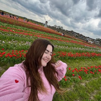 sianhudsxn_'s profile picture. 𝐝𝐨𝐧’𝐭 𝐲𝐨𝐮 𝐤𝐧𝐨𝐰 𝐭𝐡𝐚𝐭 𝐢 𝐚𝐦 𝐫𝐢𝐠𝐡𝐭 𝐡𝐞𝐫𝐞 🏒🧡🏎️❤️