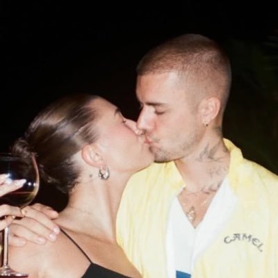 thebiebersviral's profile picture. we retweet viral tweets about justin & hailey bieber! tag us in any positive tweets (+10K likes).