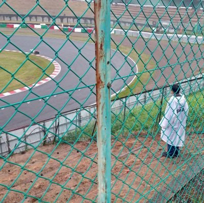 Penchan_GT7's profile picture. 大体の人秒でフォローします Pentaとかいうtwinfieldさん大好きなぺんぎん（京都勢）
ロケットリーグ（C帯） 
 APEX（プラチナ帯）
グランツーリスモ（U-18以下京都2位）大会のアピールタイムでTポーズをした男