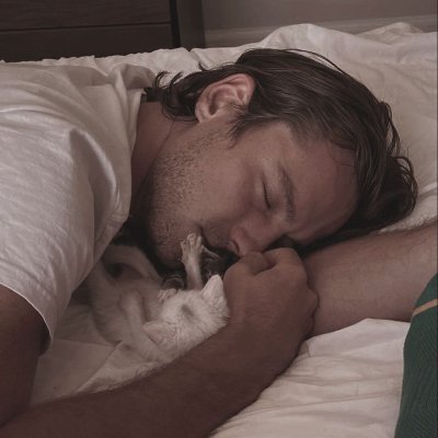 maripascal_'s profile picture. Obcecada pelo Pedro Pascal e pelo Lewis Pullman