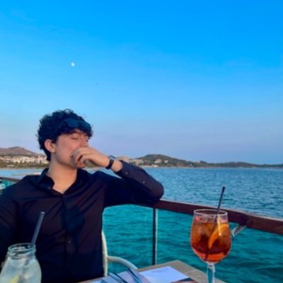 Lexvilsoft's profile picture. We build products, designs & brands so good they sell themselves | Forbes 30 u 30